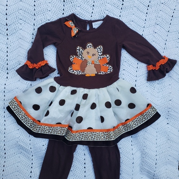 emily rose thanksgiving outfit